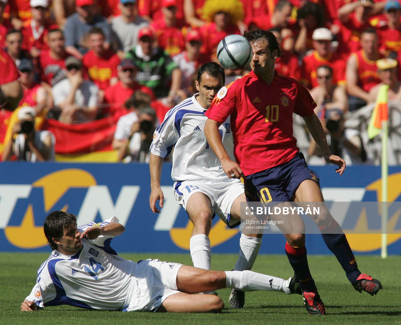 Panagiotis Fyssas, Grekland och Fernando Morientes, Spanien