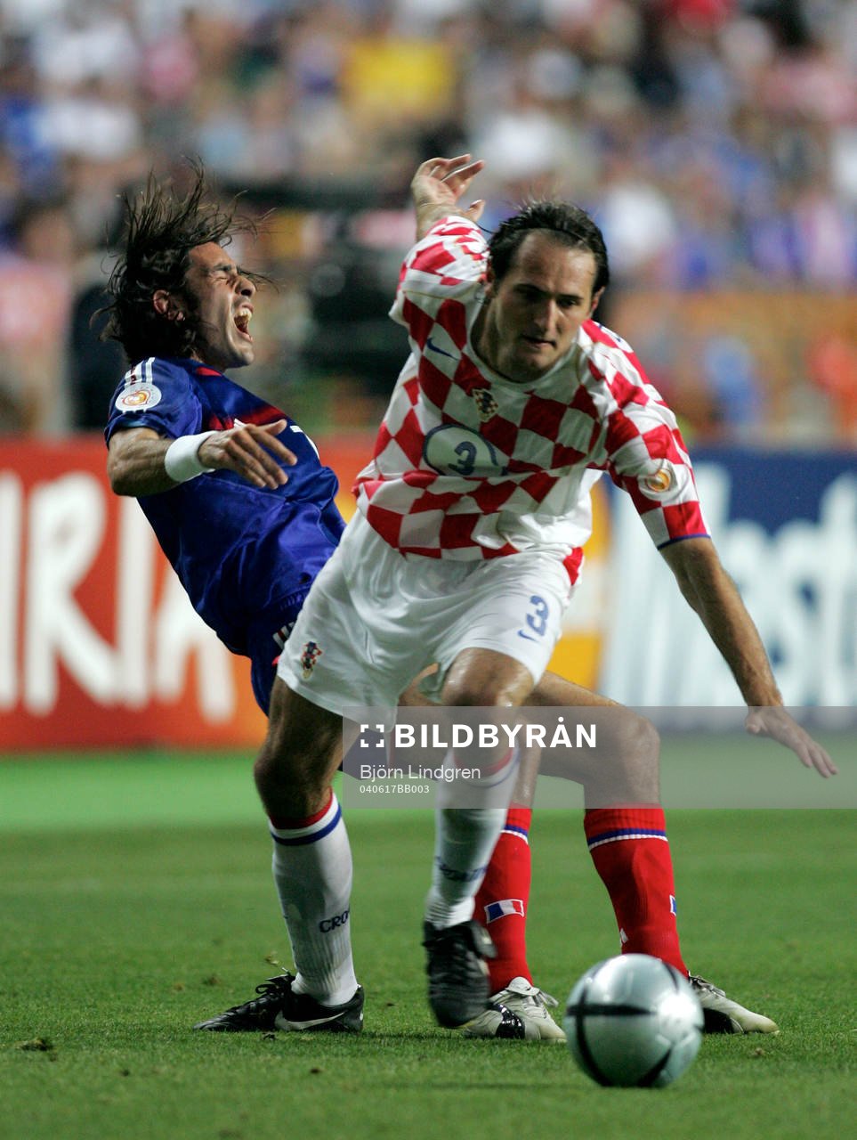 Robert Pires, Frankrike åker på en smäll av Josip