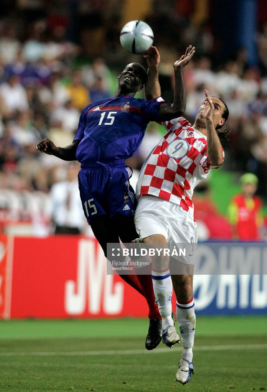 Lilian Thuram, Frankrike och Dado Prso, Kroatien i nickduell
