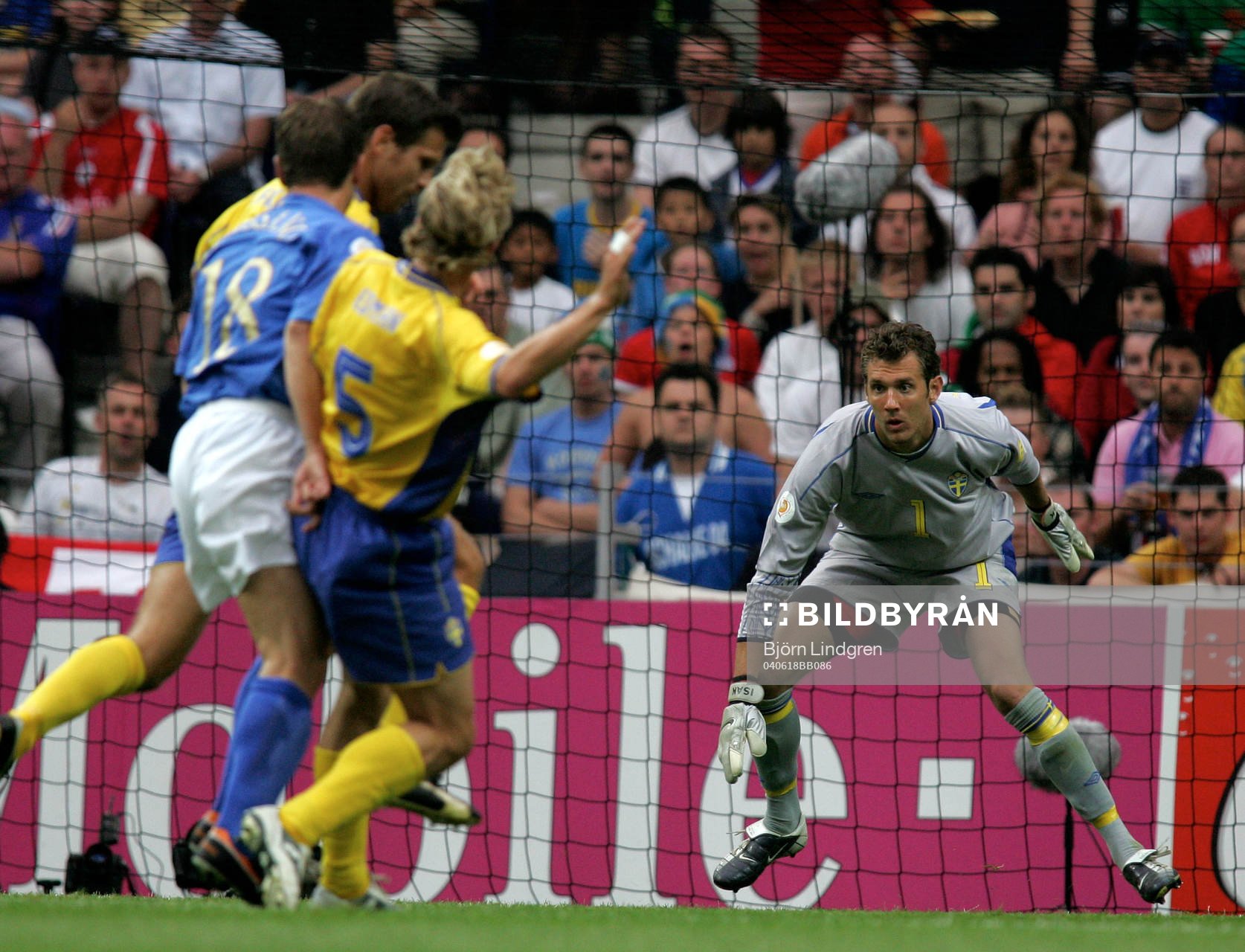 Andreas Isaksson, Sverige