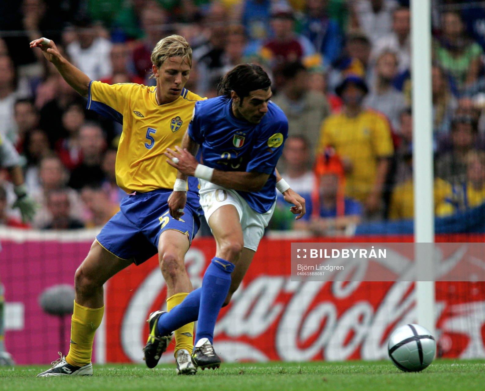 Erik Edman, Sverige och Simone Perrotta, Italien