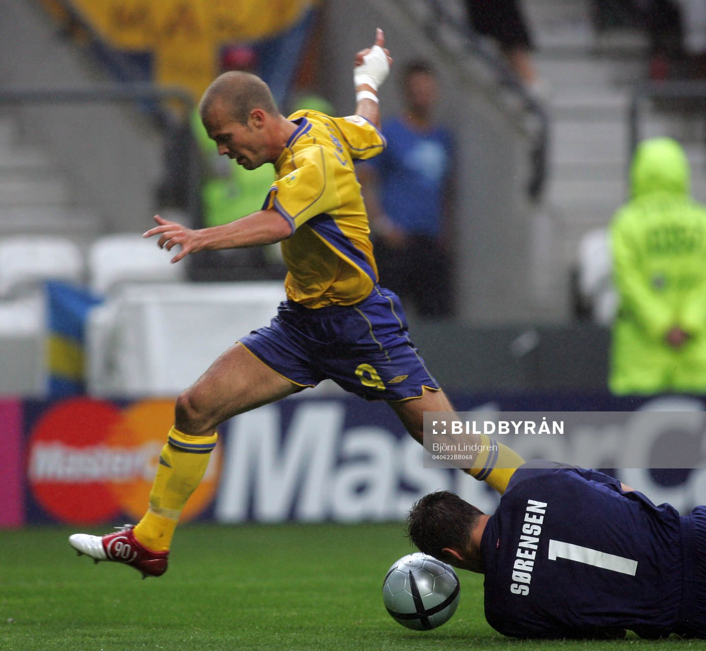 Fredrik Ljungberg, Sverige och Thomas Sörensen, Danmark