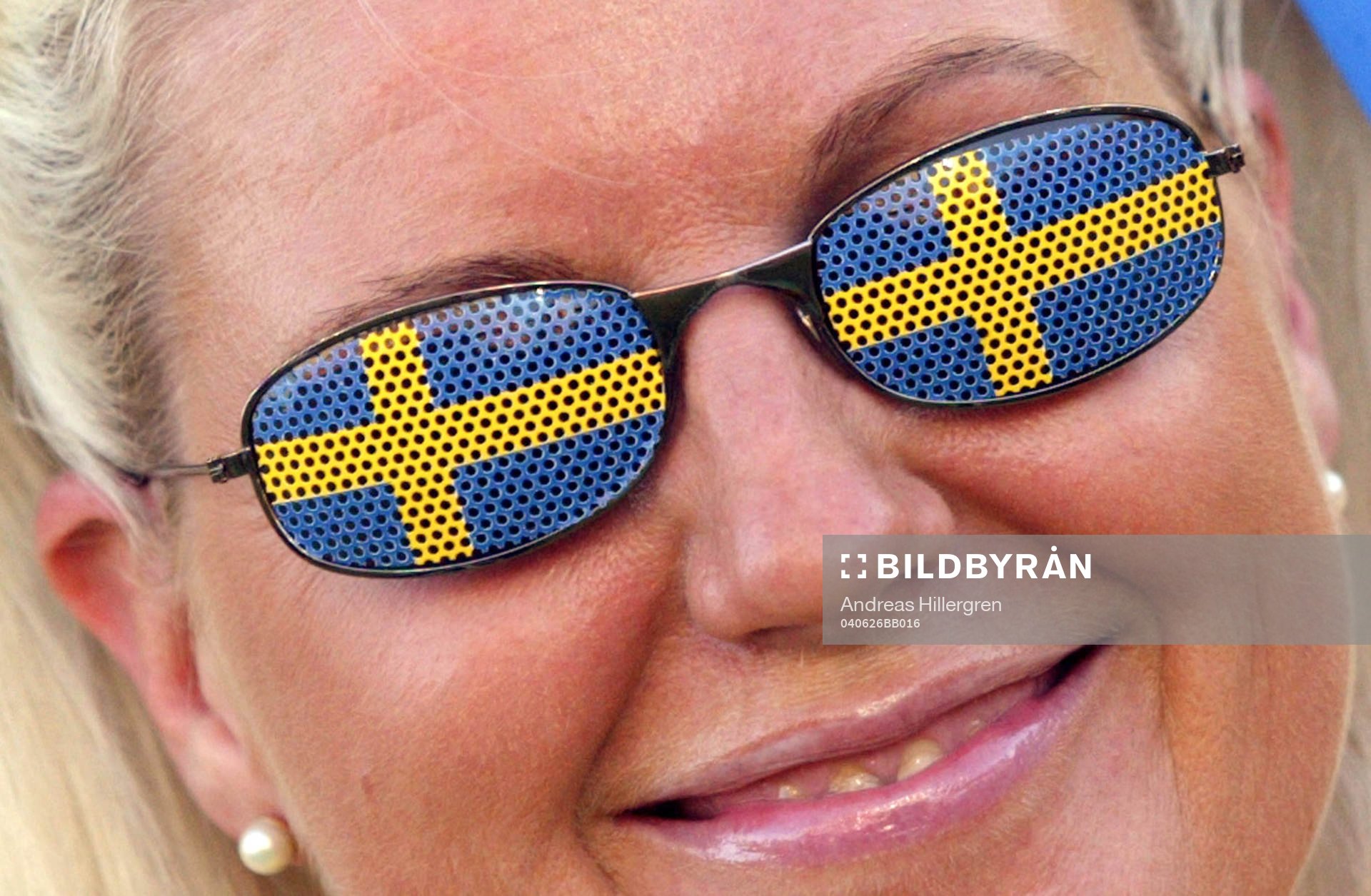 Supporter, glasögon, svensk flagga
