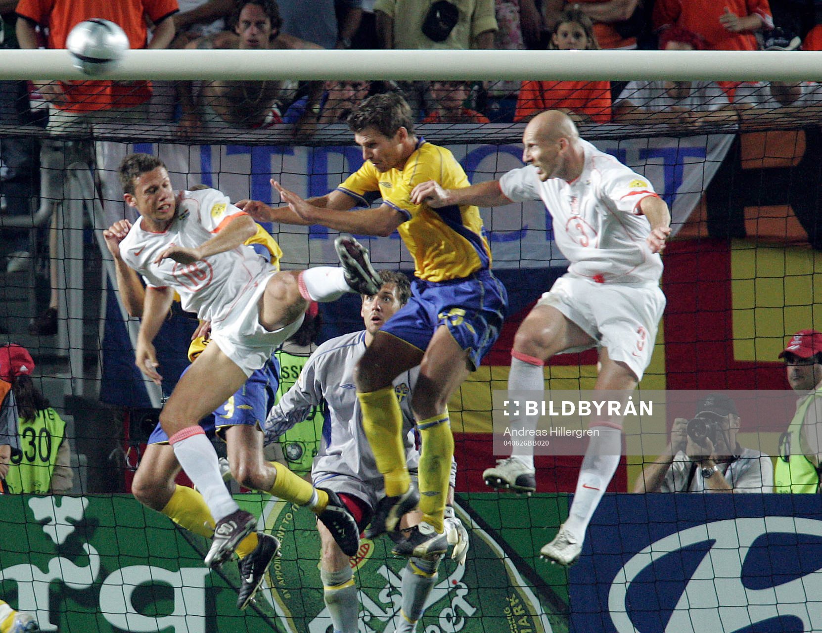 John Heitinga, Andreas Jakobsson och Jaap Stam framför