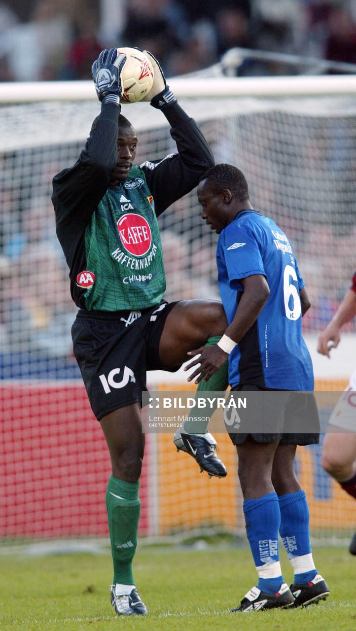 Demba Touray, målvakt, Djurgården i mot Yaw Preko