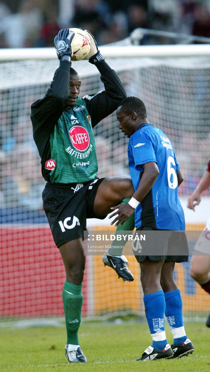 Demba Touray i DIF-målet mot Yaw Preko