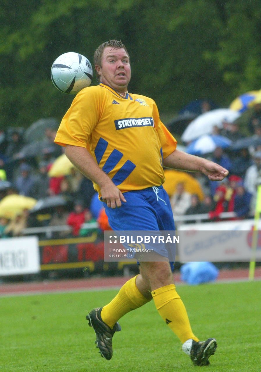  Bollkonstnären Tomas Brolin.