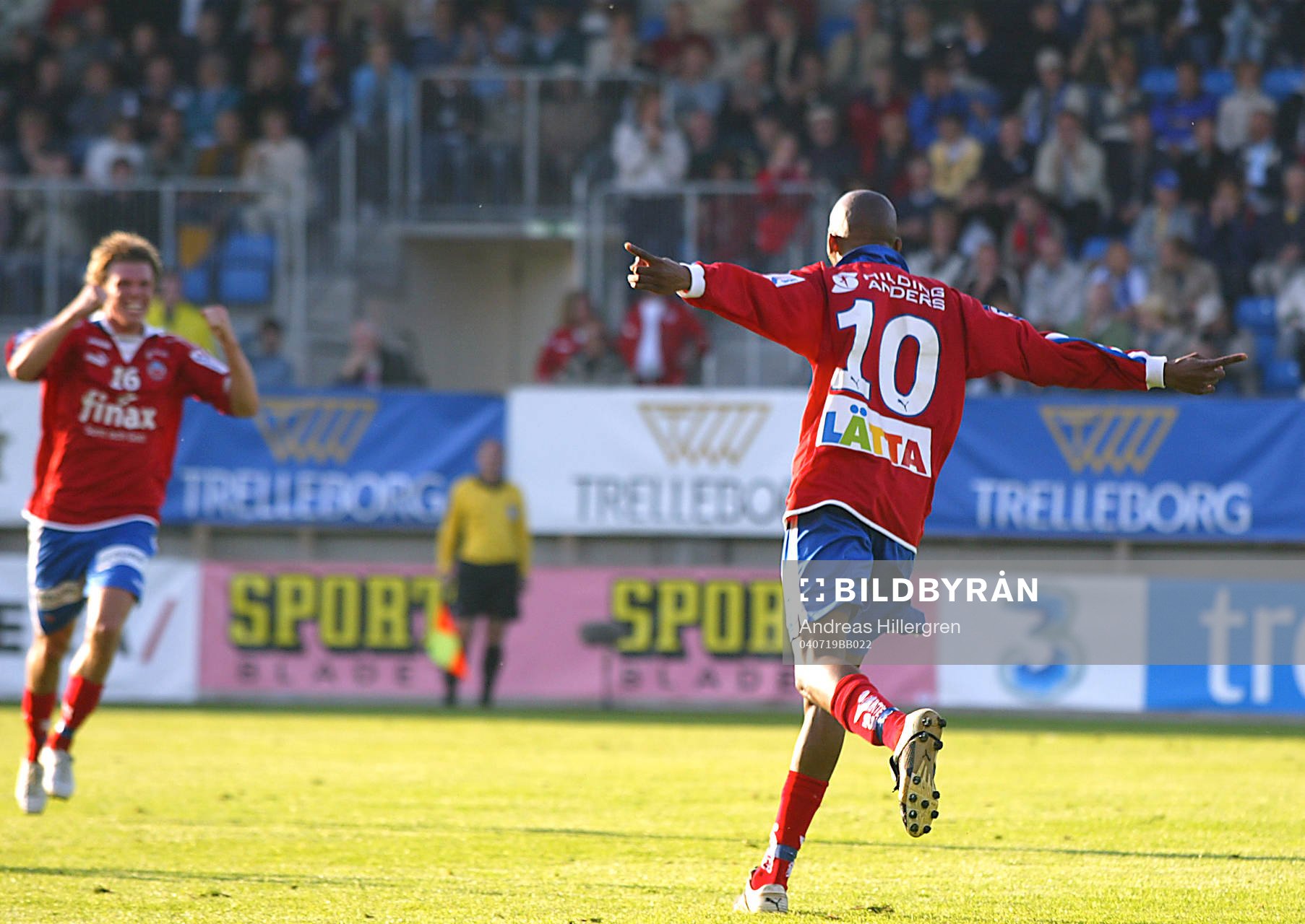 Thando Mngomeni gör 2-0, jubel med Christian Järdler