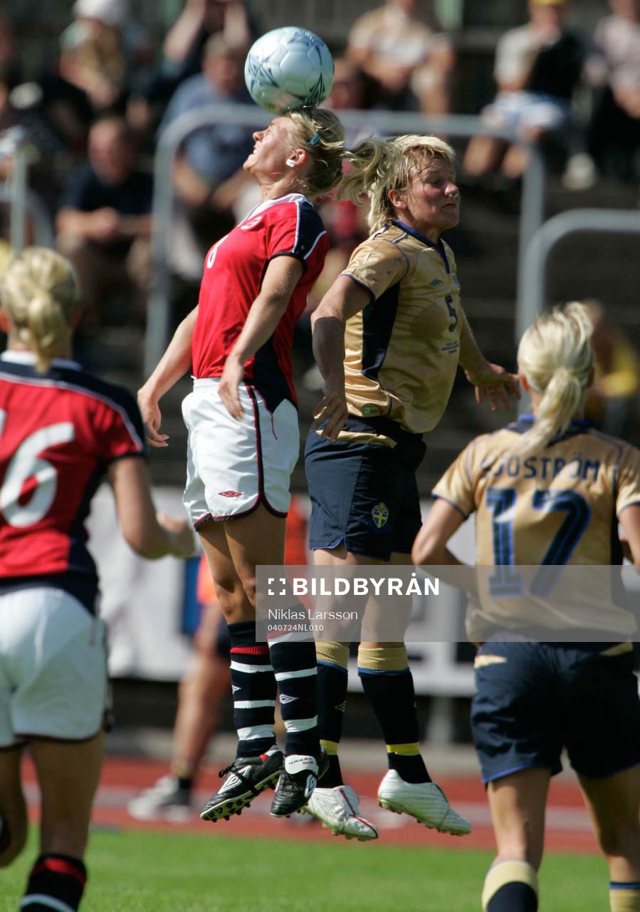 Solveig Guldbrandsen, Norge och Kicki Bengtsson, Sverige