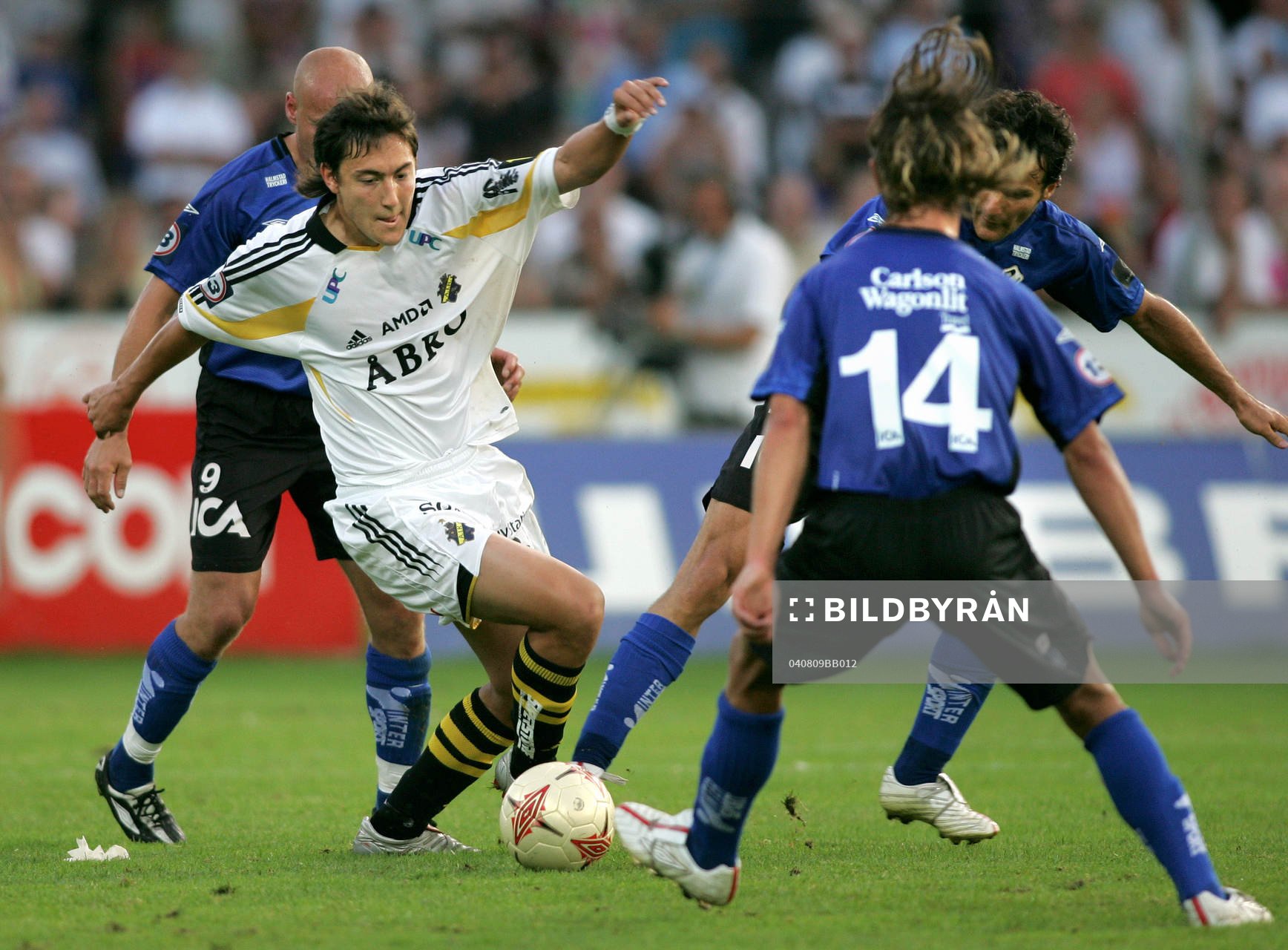 Stefan Ishizaki, AIK dribblar tre Halmstadspelare