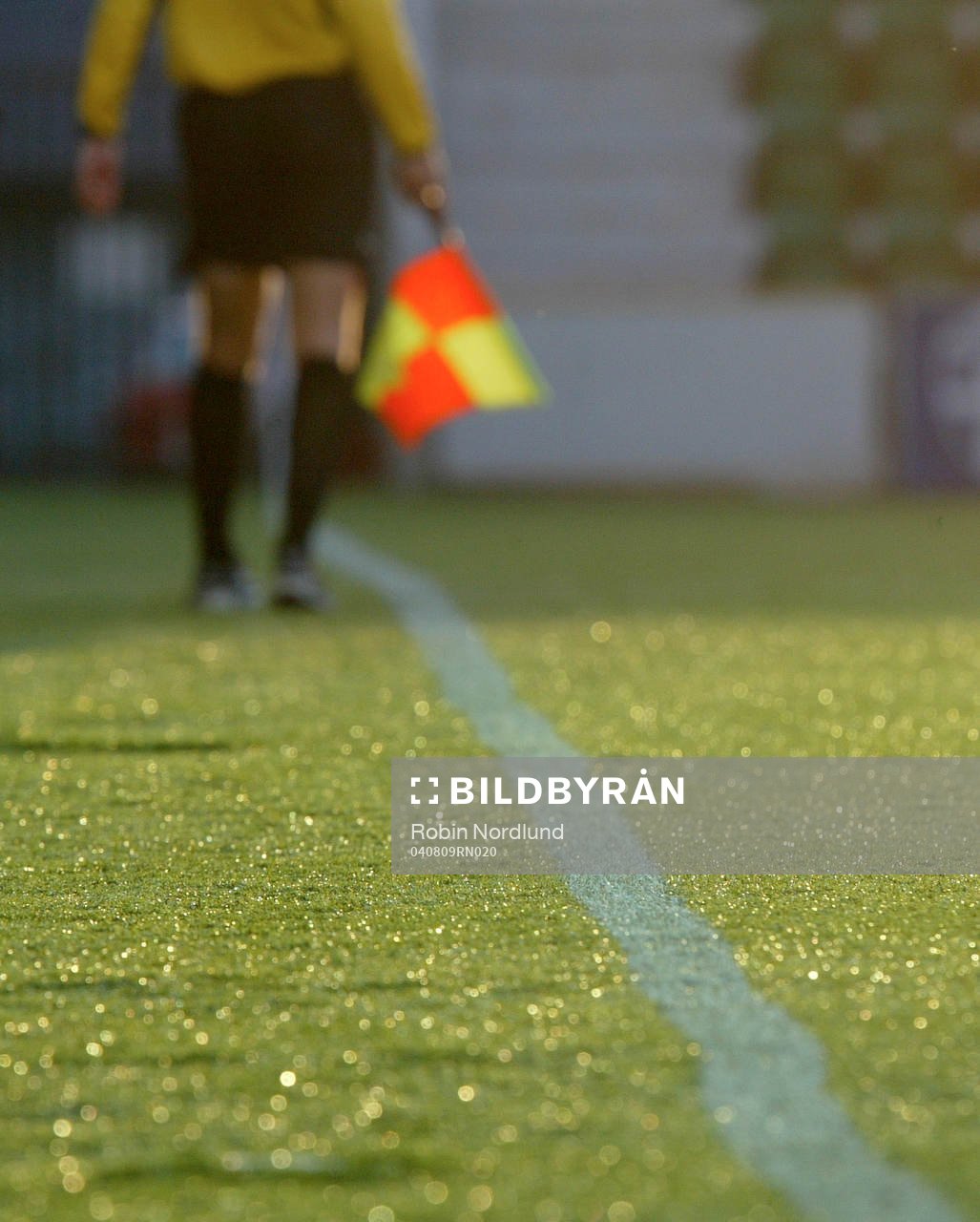 Konstgräs, gräs, fotbollsplan, linjedomare, flagga,