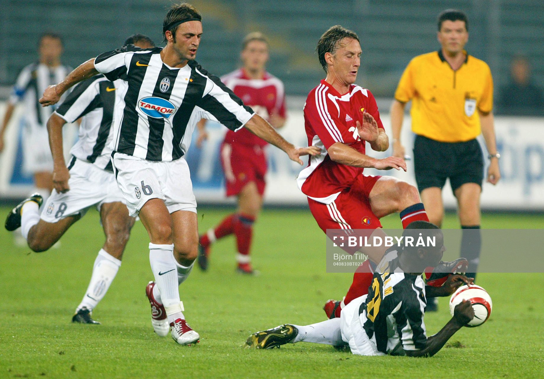  Nicola Legrottaglie, Lilian Thuram, Juventus och Andreas Johansson, Djurgården. 