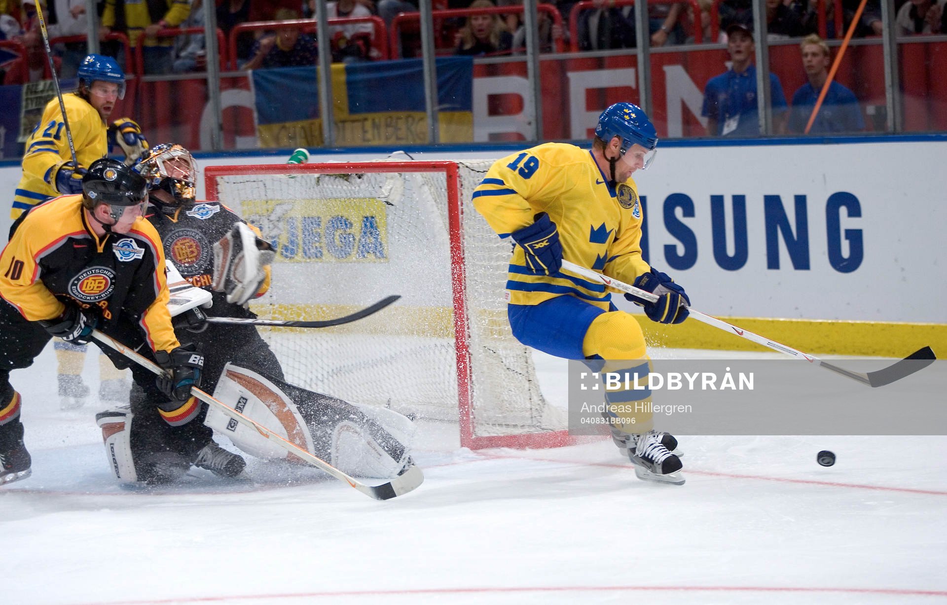 Markus Näslund och Peter Forsberg, Sverige och Olaf