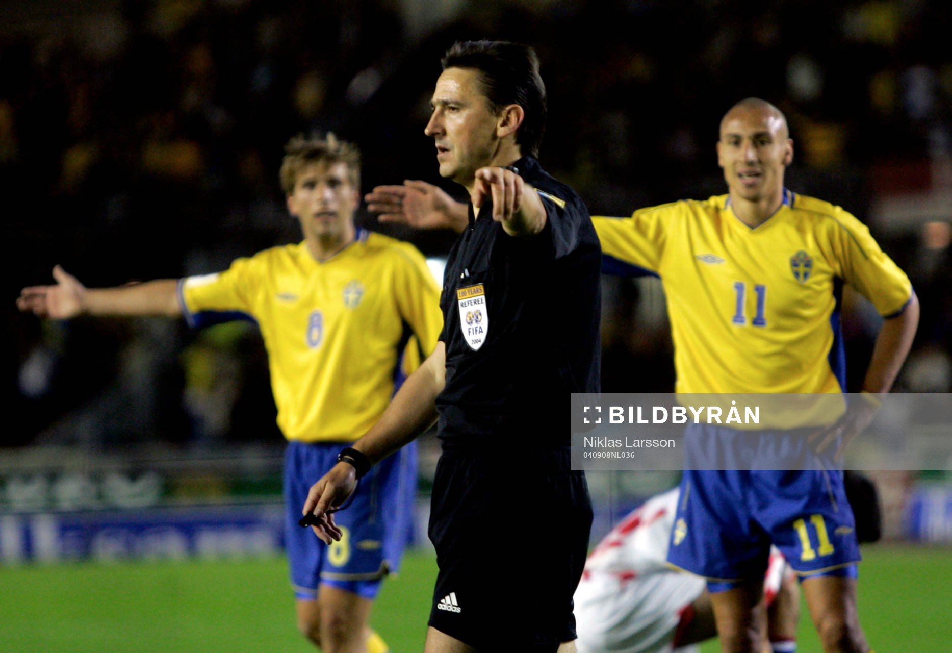 Henrik Larsson och Anders Svensson protesterar n‰r