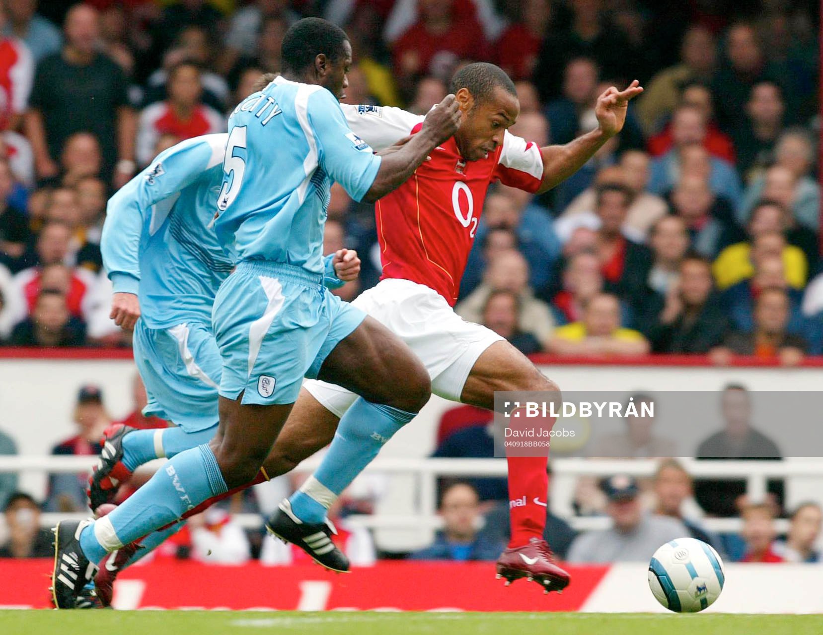 Thierry Henry, springer och gör första målet för Arsenal