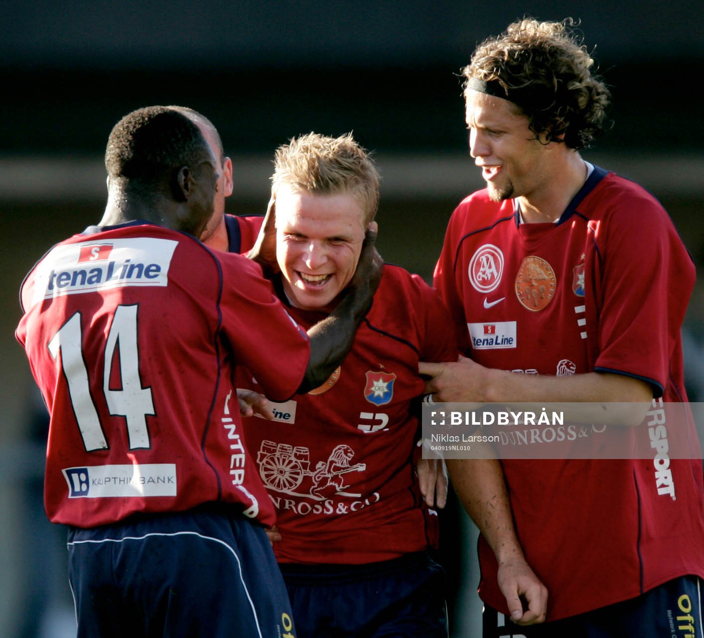 Fotboll, Allsvenskan, ÷rgryte-Halmstad: David Marek, ÷rgryte jublar efter 1-0 mÂlet. Till hˆger Paulinho Guara. 