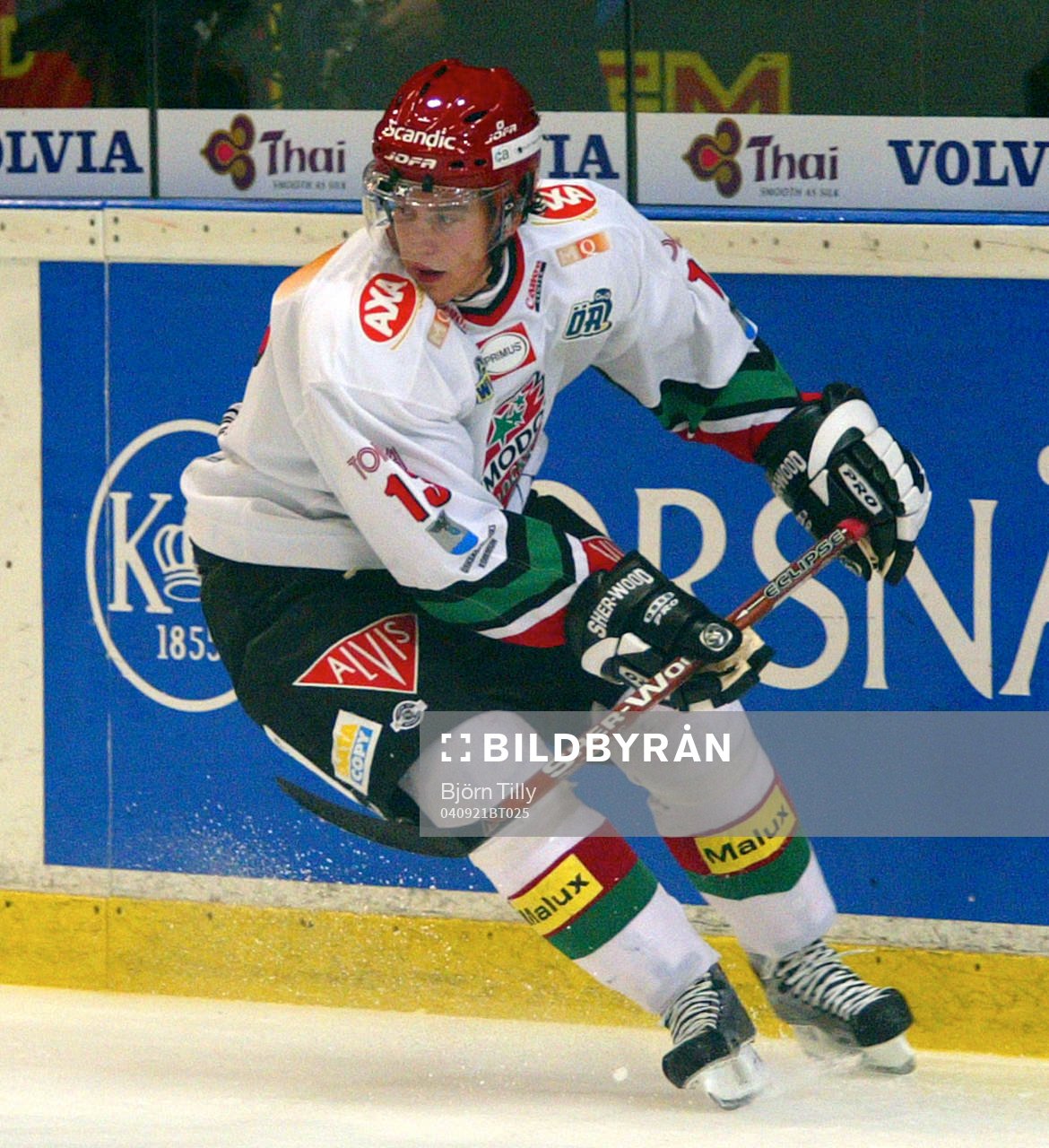 Mattias Weinhandl, Modo