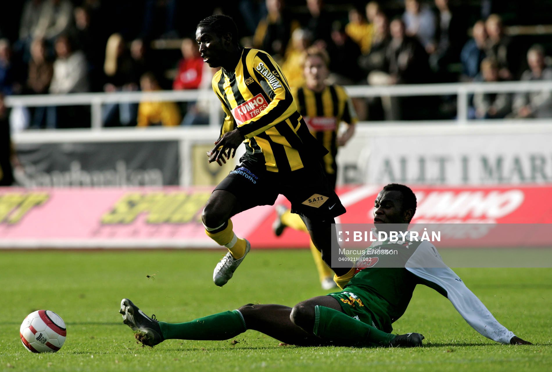 Dioh Williams, Häcken och Destin Makumbu, Boden
