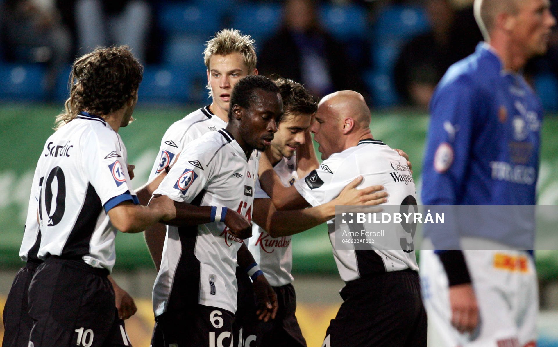 Fotboll. Allsvenskan. Trelleborg - Halmstad. Halmstad-jubel sedan Yaw Preko, gjort 1 - 0