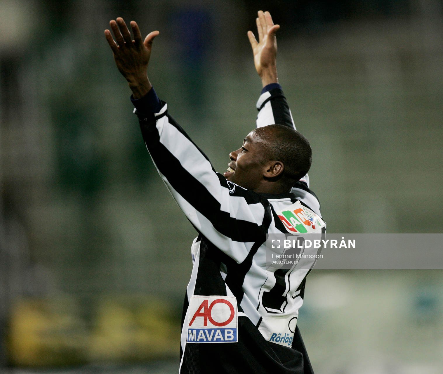   Segerskytten Oneykachi Kevin Amuneke har gjort 3-2.