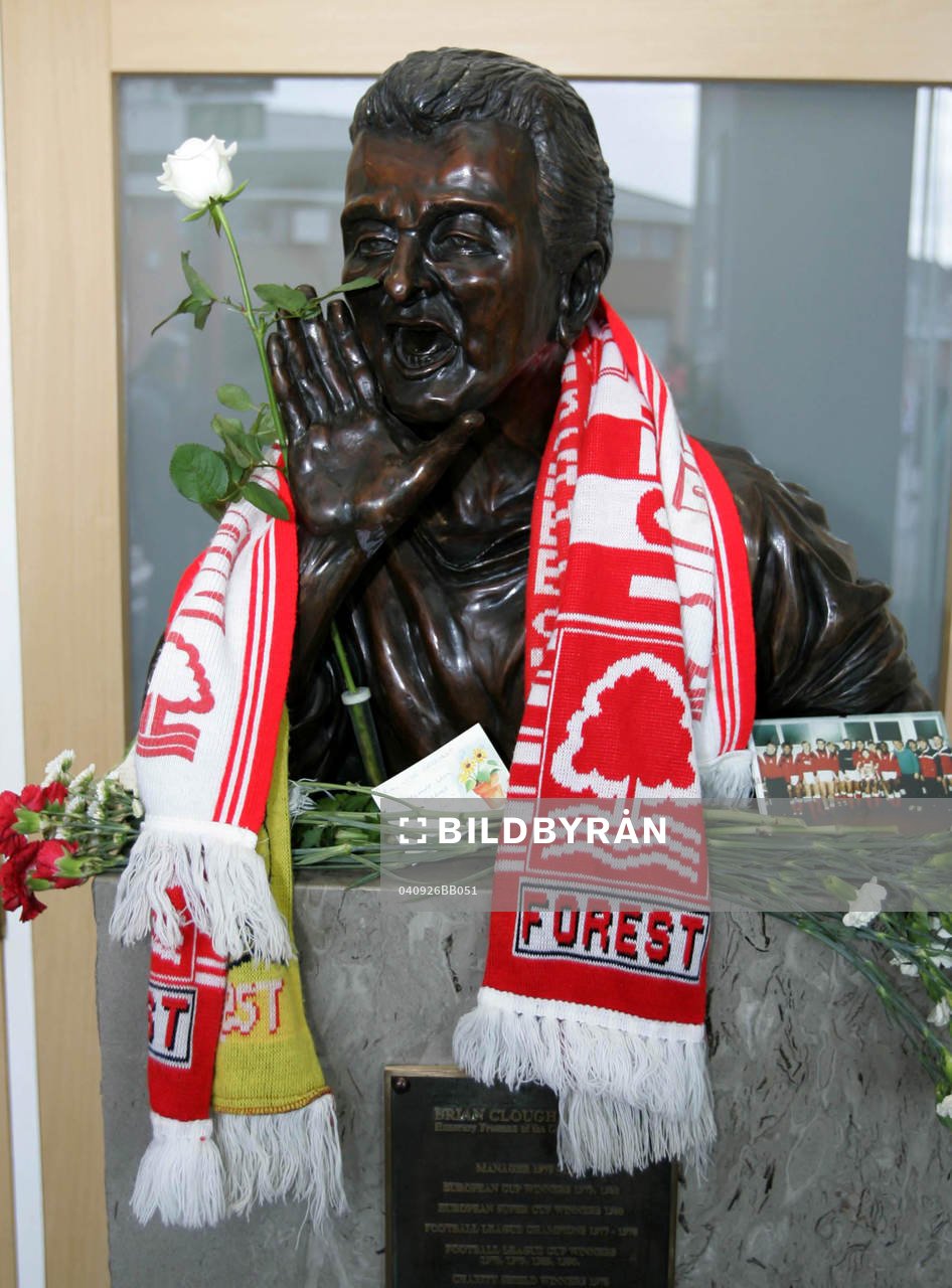  Brian Clough, Nottingham. Staty.