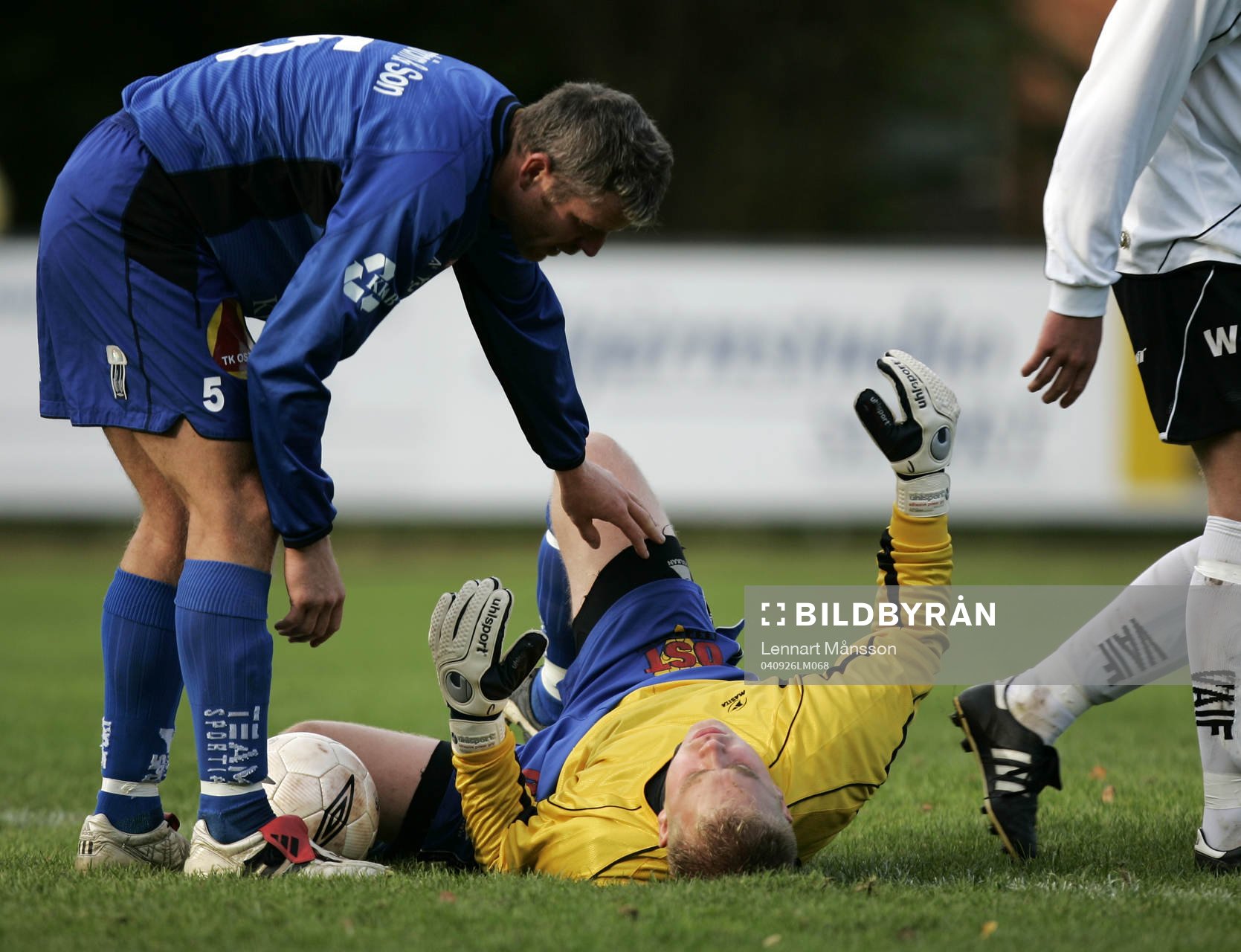 Skadad spelare, skada, fair play, spelare ser till skadad