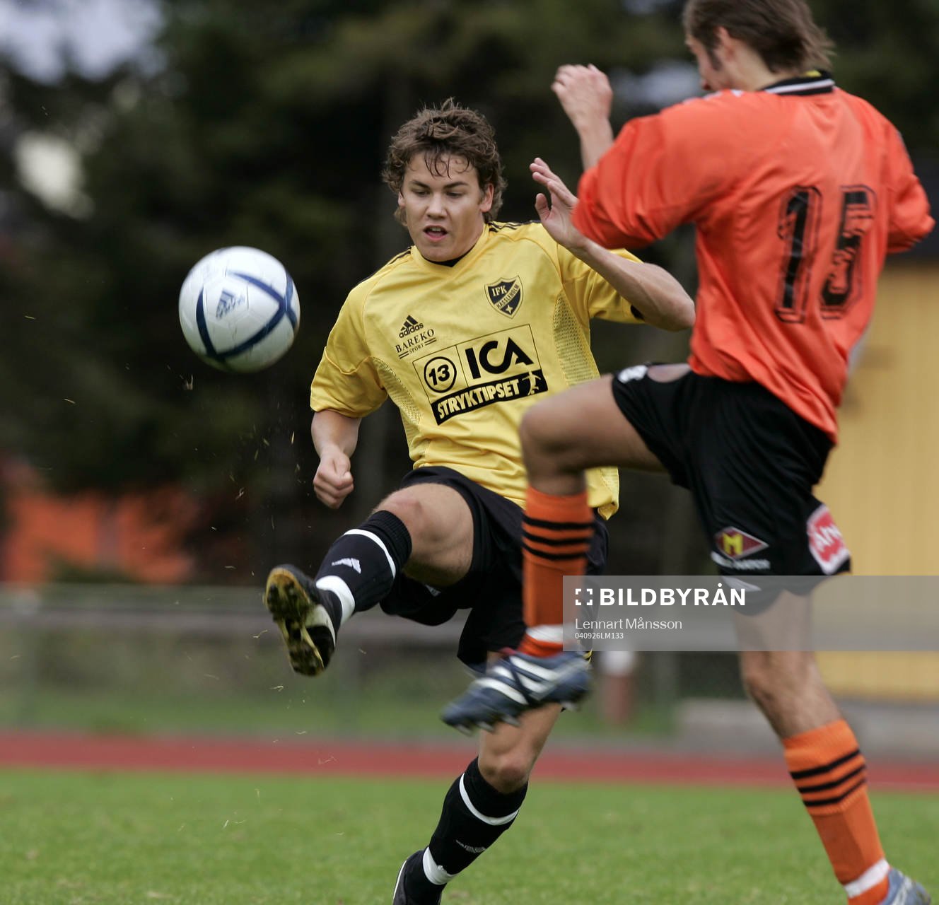   Hampus Kvist skjuter.