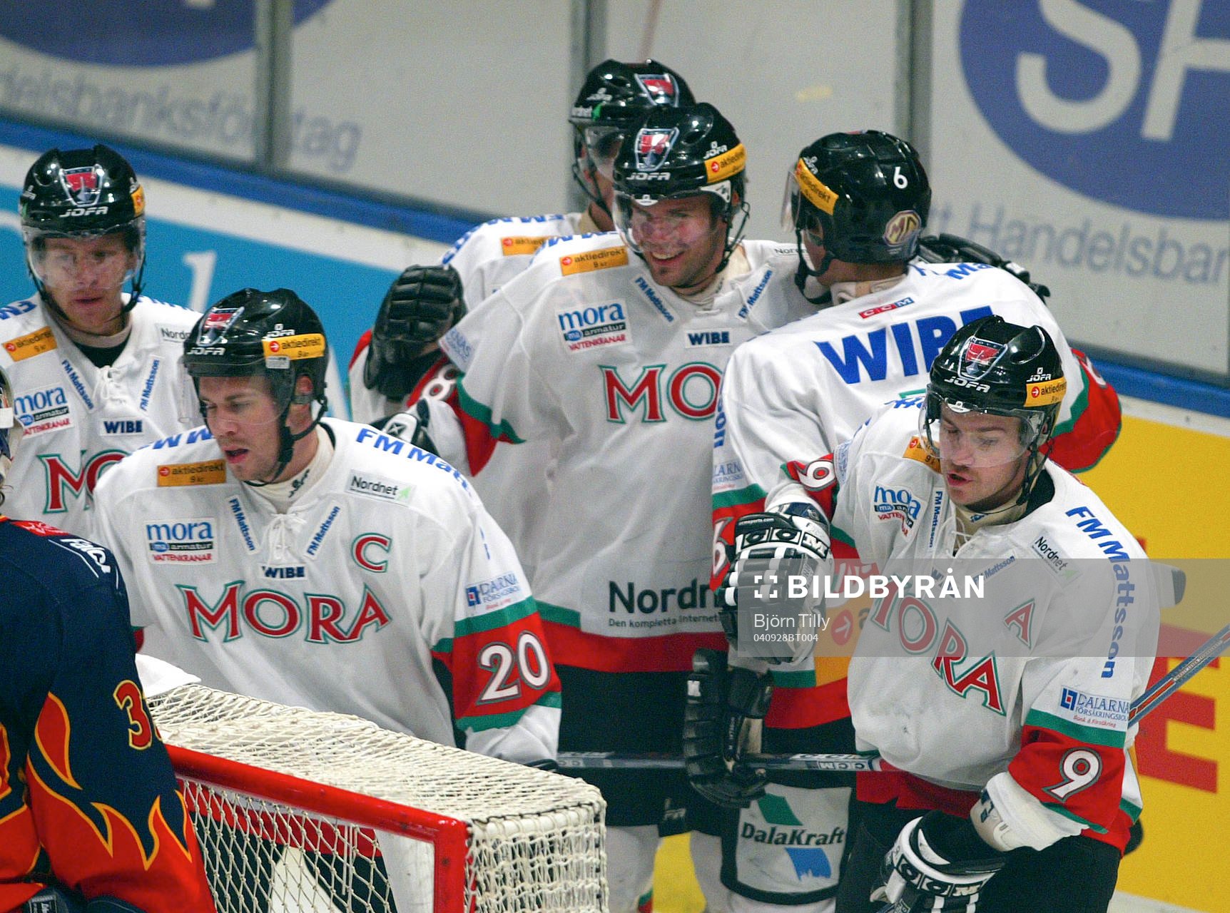 Mikael Simons, Mora
