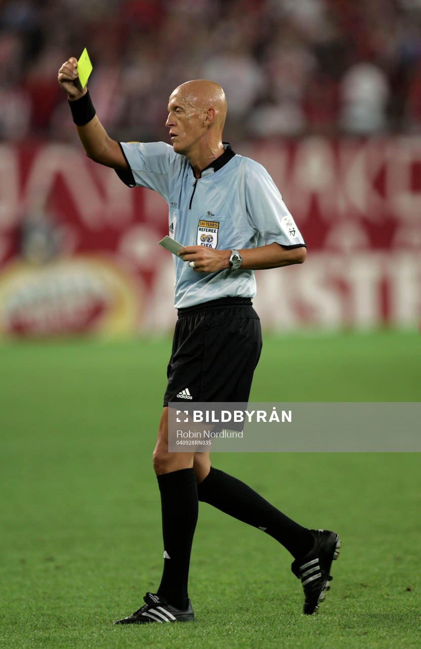 Domare Pierluigi Collina, Italien, gultkort, varning