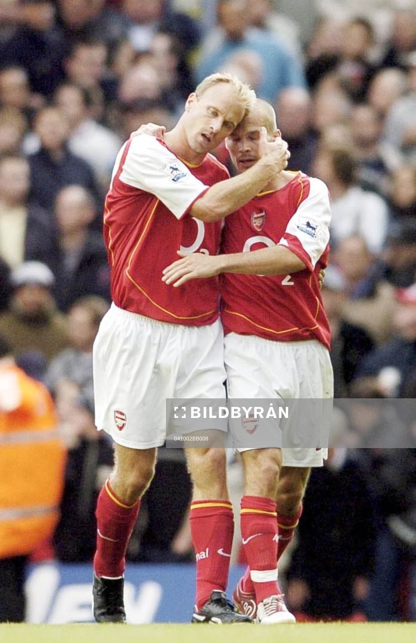Fredrik Ljungberg och Dennis Bergkamp, Arsenal, jubel