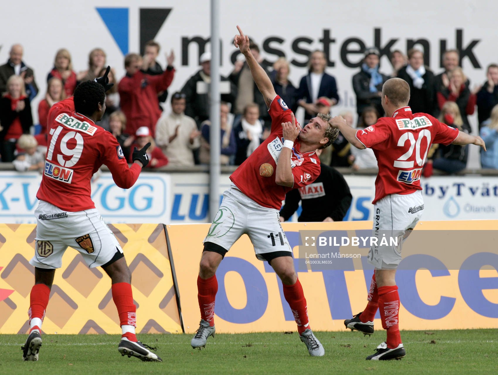 1-0, Fabio Augusto har nätat och grattas av Correa och