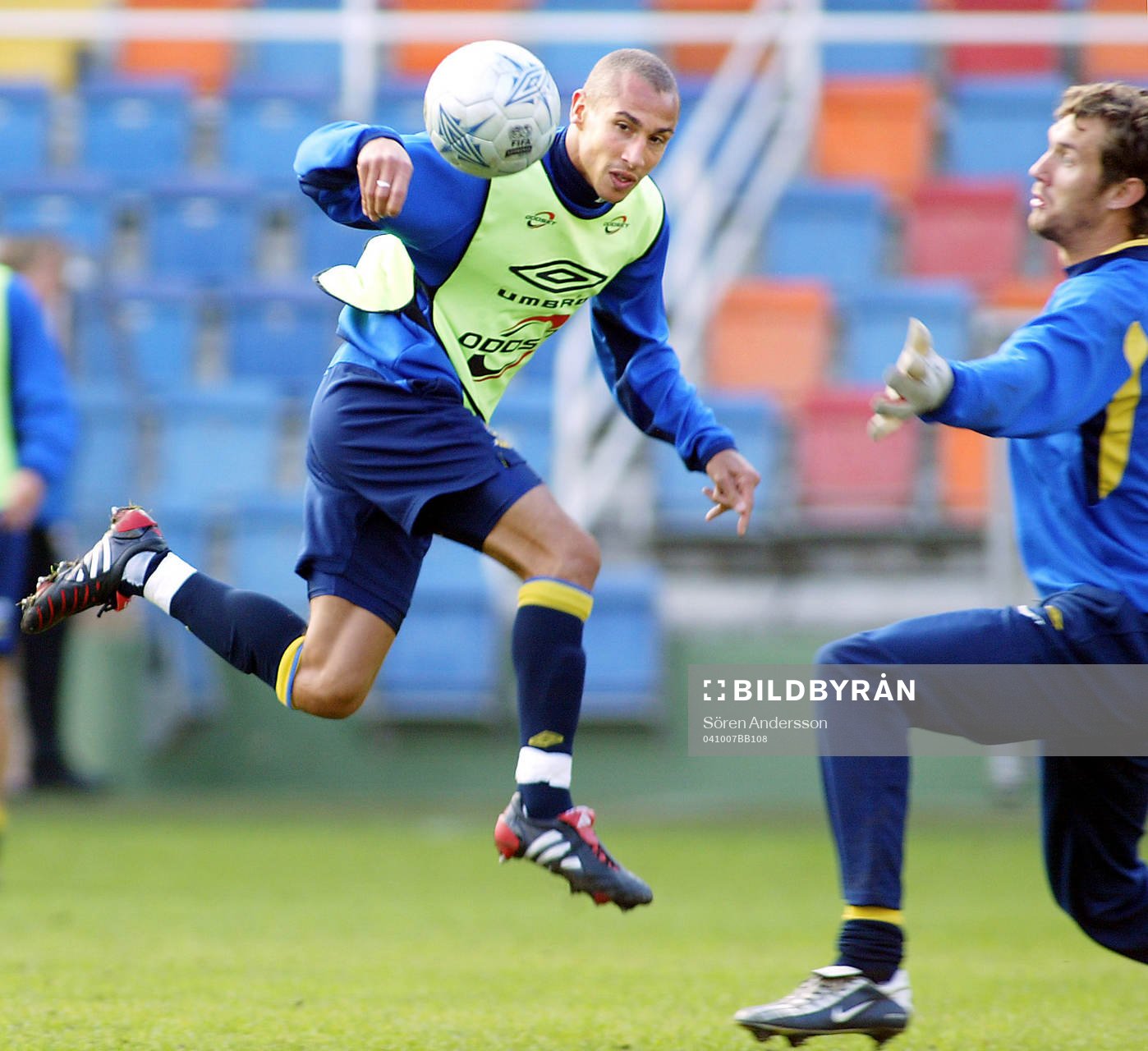 Henrik Larsson och Andreas Isaksson, målvakt, Sverige
