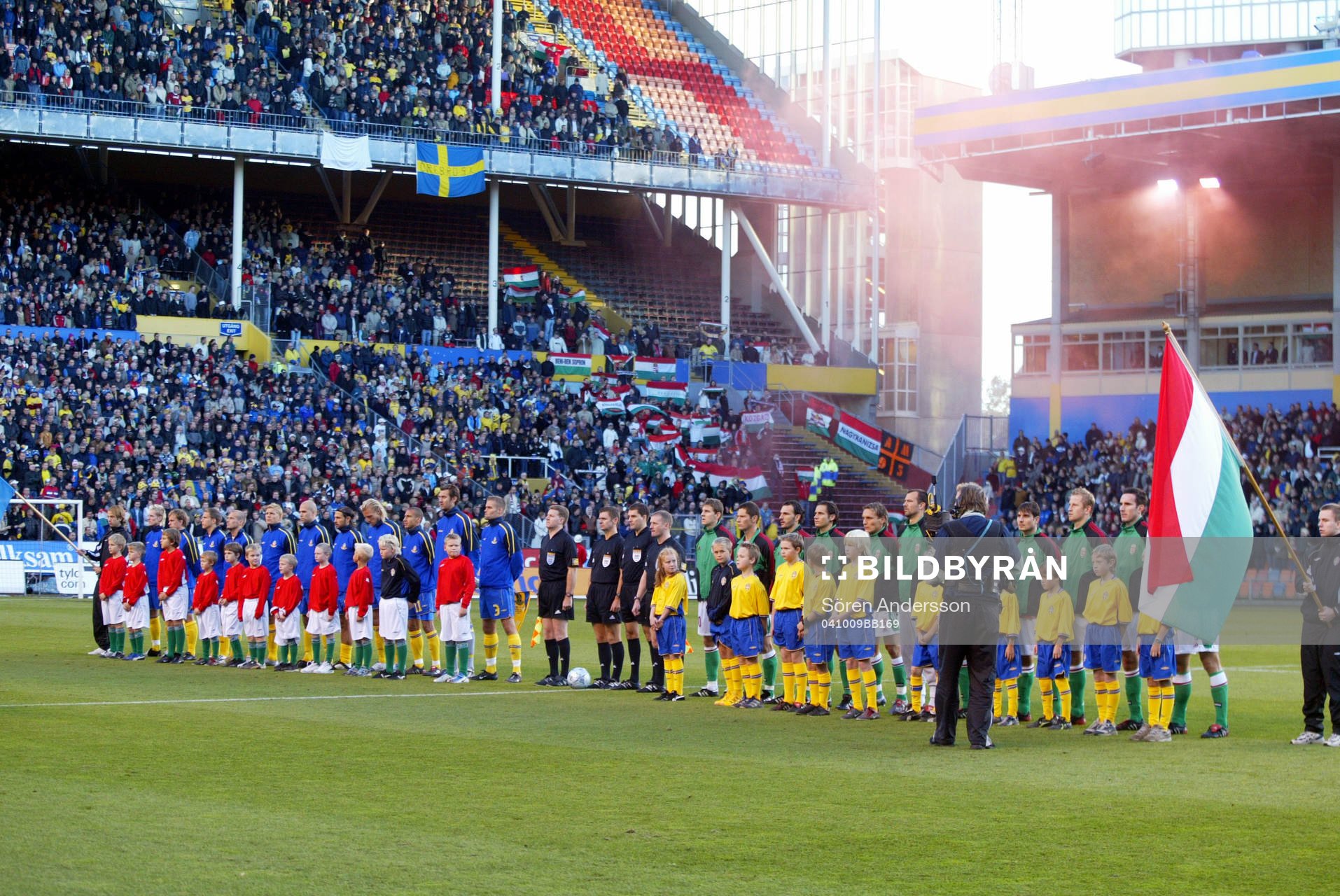 Line up, Sverige,  Ungern