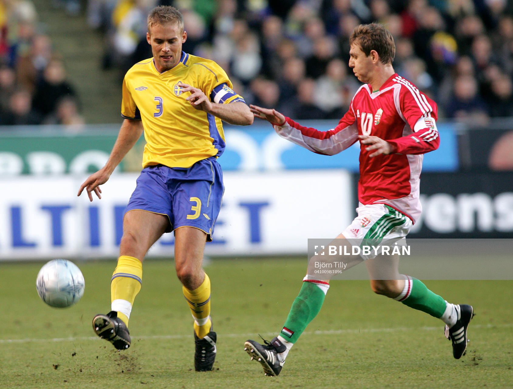 Olof Mellberg, Sverige och Zoltan Szelesi, Ungern
