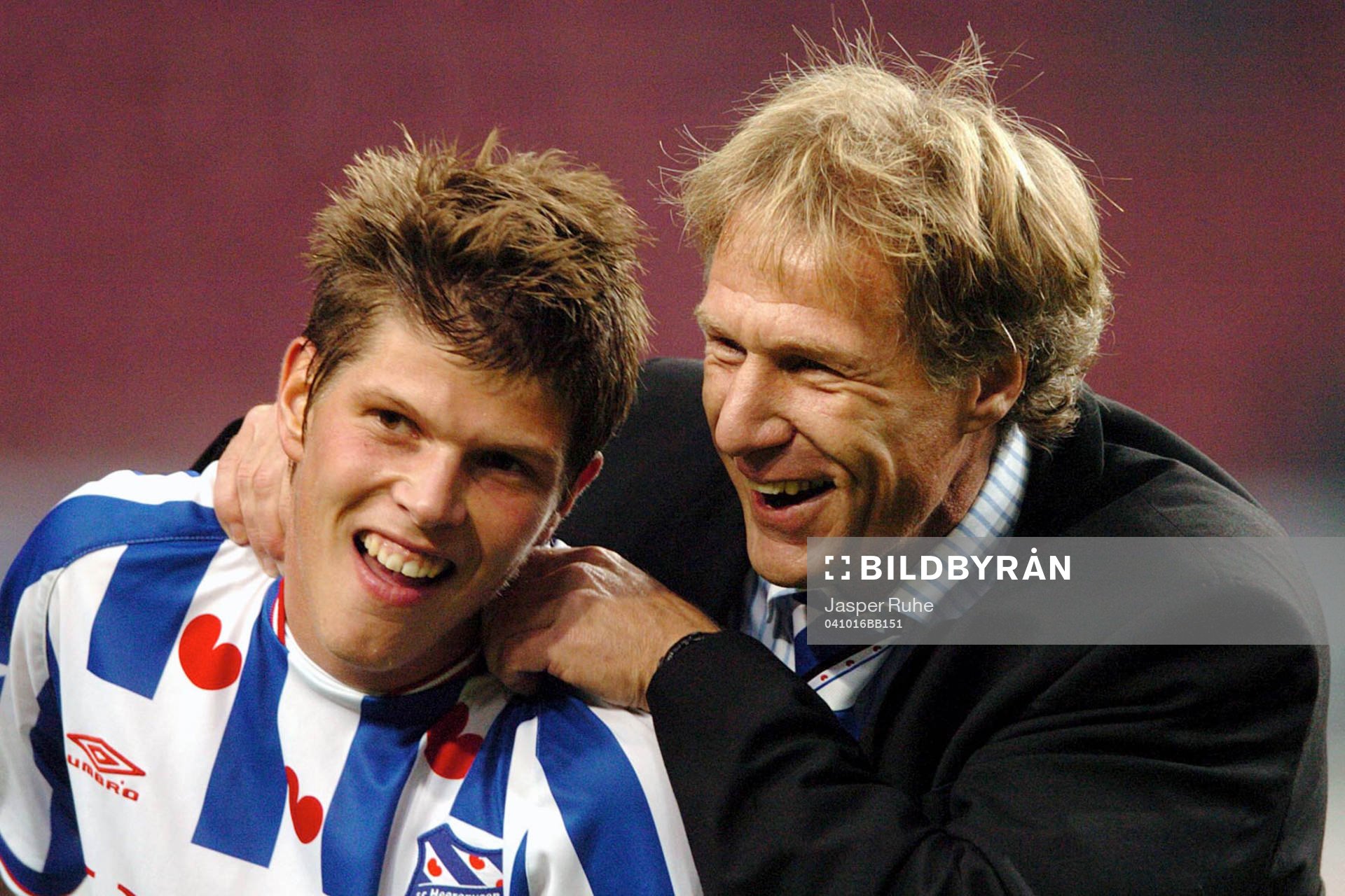 Klaas-Jan Huntelaar och Gert-Jan Verbeek jublar