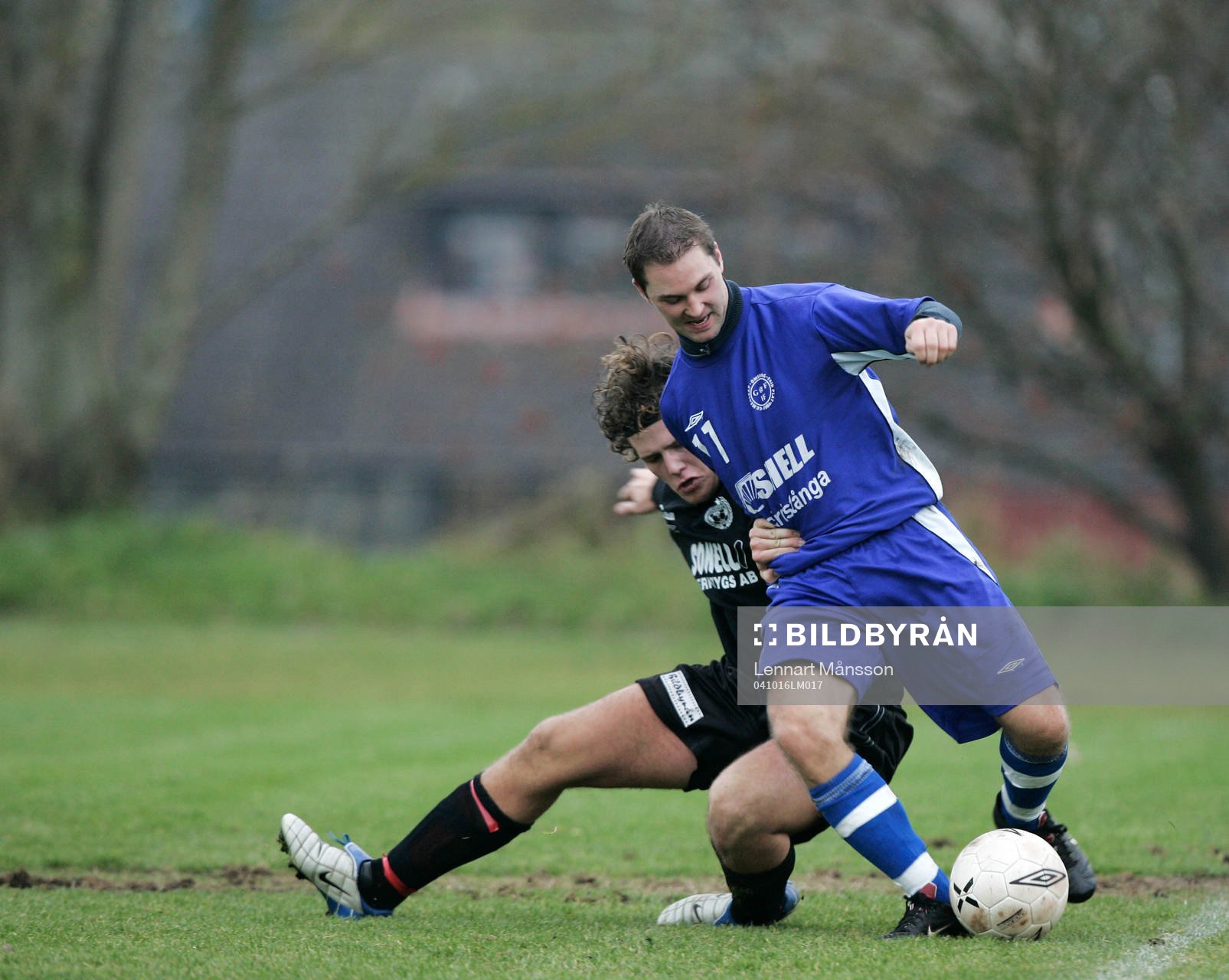 Tackling vid sidlinjen. Kamp