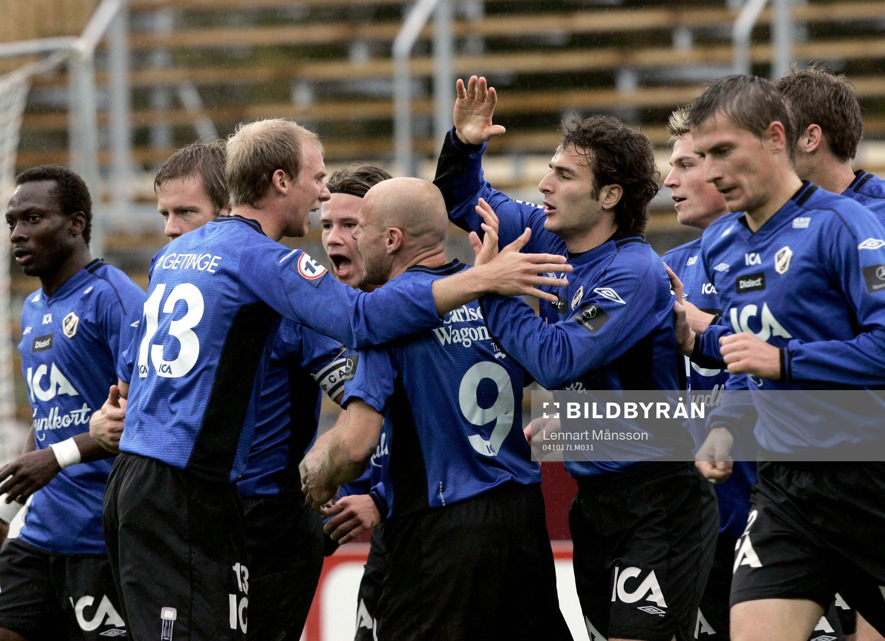 Hela HBK jublar efter 1-0. Jubel.