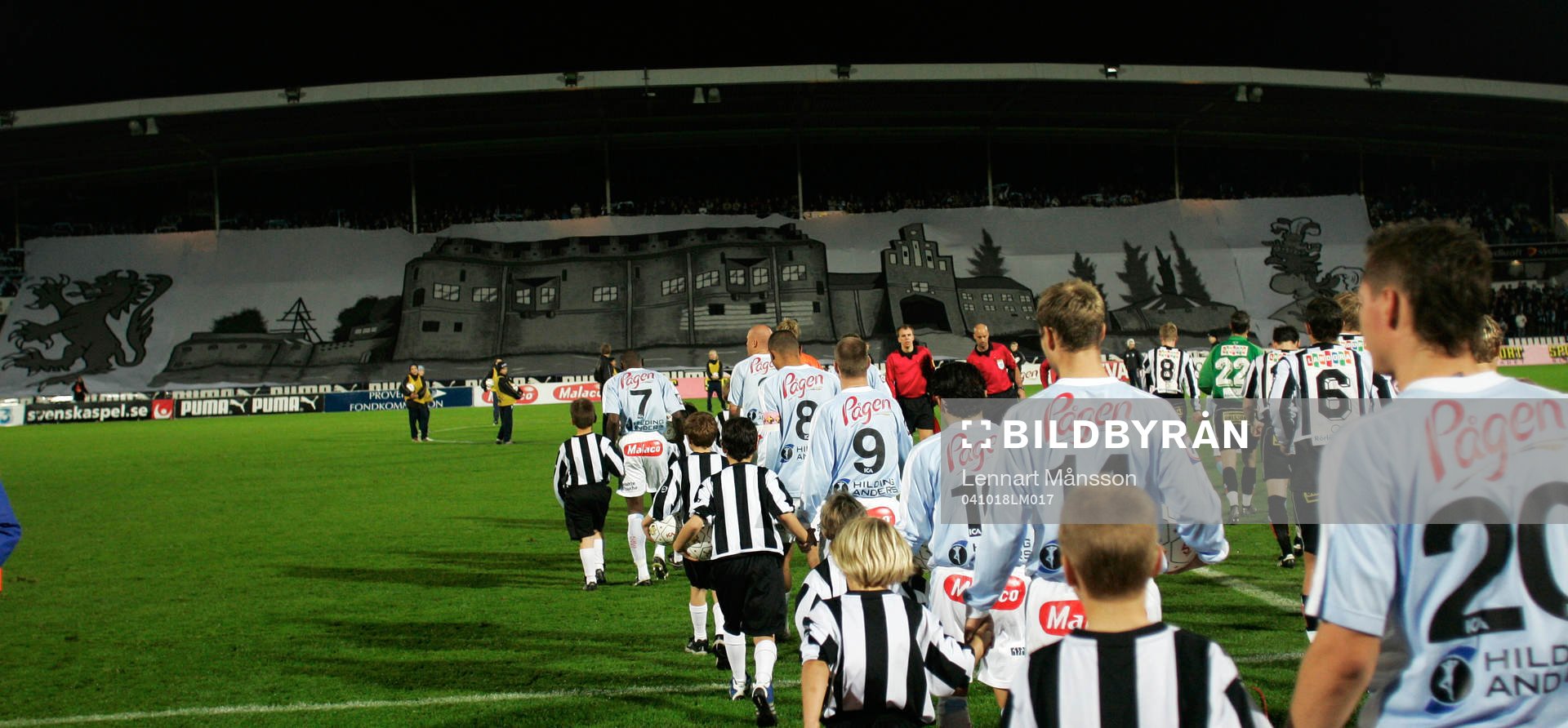 Fond, Malmöhus, supporterläktaren. Inmarsch