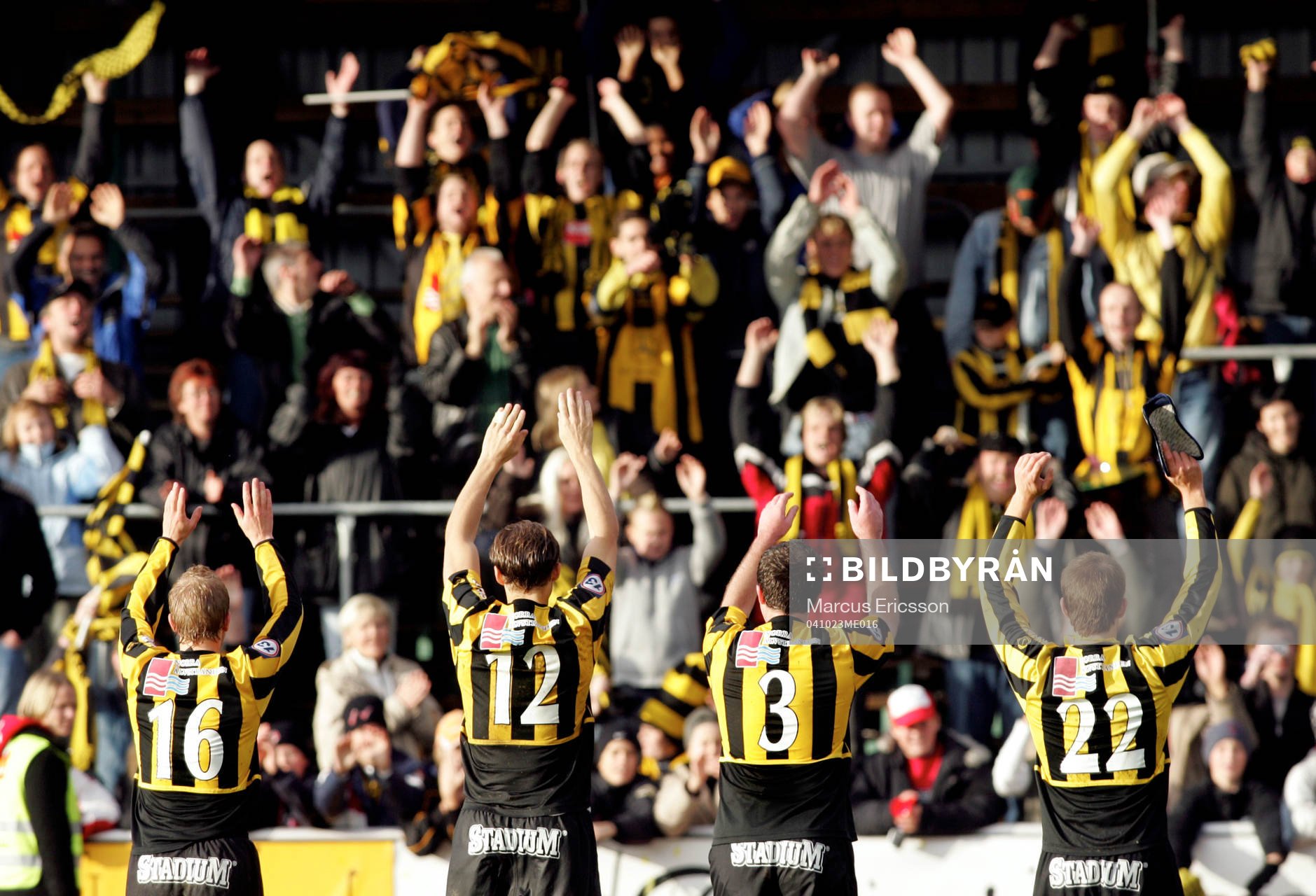Häcken tackar sina fans på läkatren