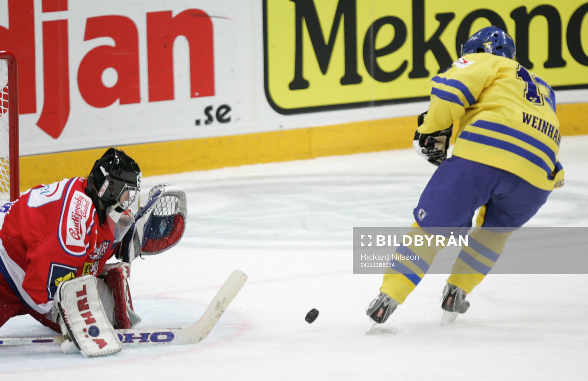 Adam Svoboda, målvakt och Mattias Weinhandl, Sverige