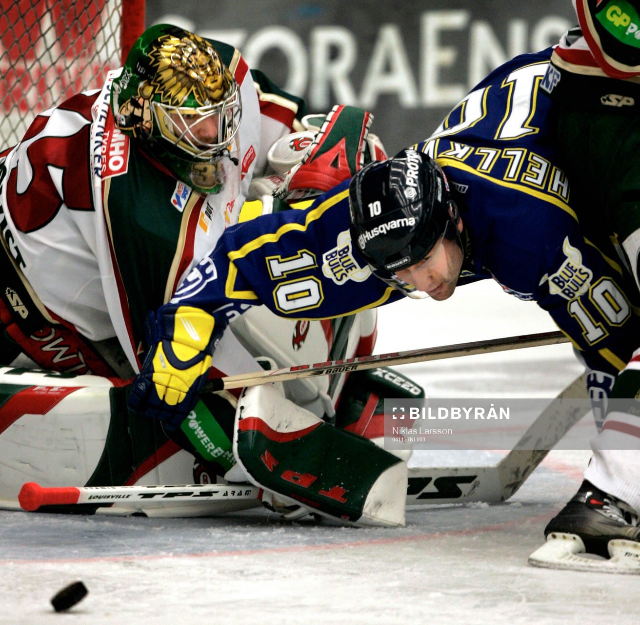 Henrik Lundqvist, Frˆlunda och Stefan Hellkvist, HV 71