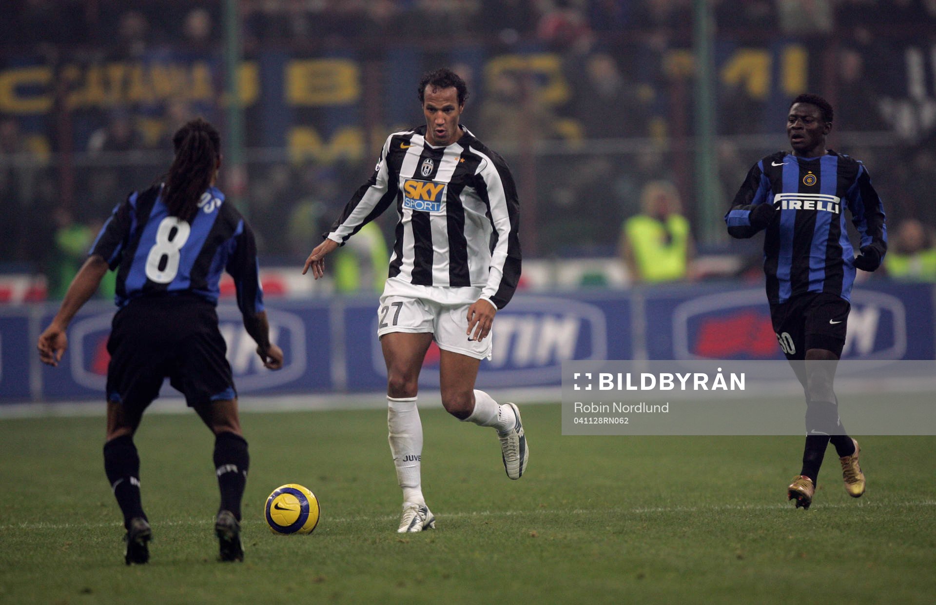 Jonathan Zebina, Juventus mot Edgar Davids och Obafemi