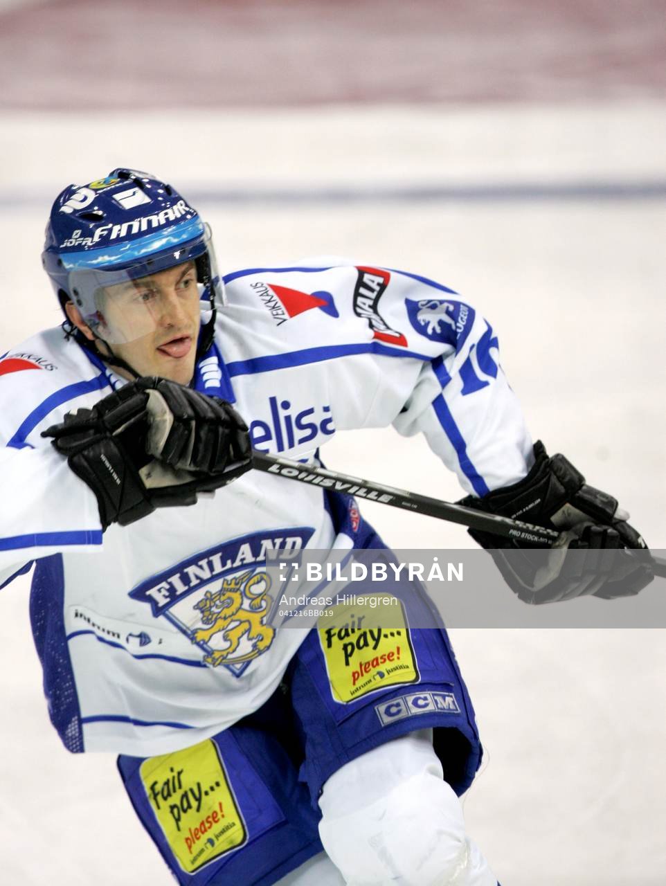 Ville Peltonen, Finland