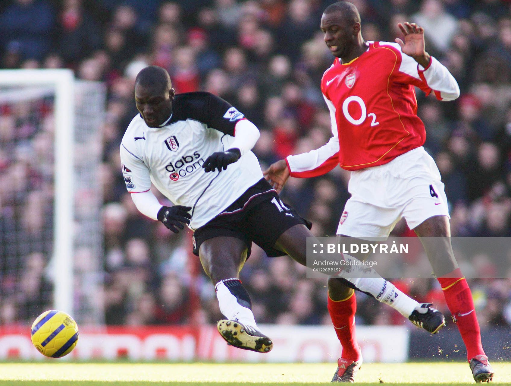 Papa Diop, Fulham stoppas av Patrick Vieira, Arsenal