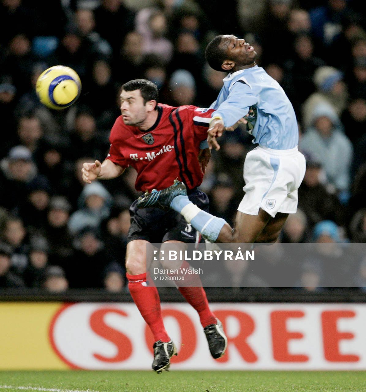  Paul Robinson, West Bromwich mot Shaun Wright-Phillips, Manchester.