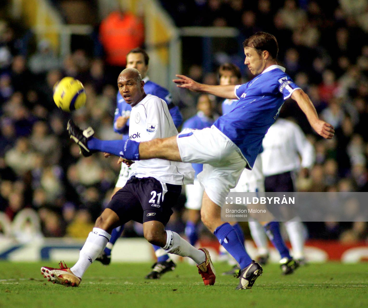 Boltons El Hadji Diouf mot Birminghams Kenny Cunningham