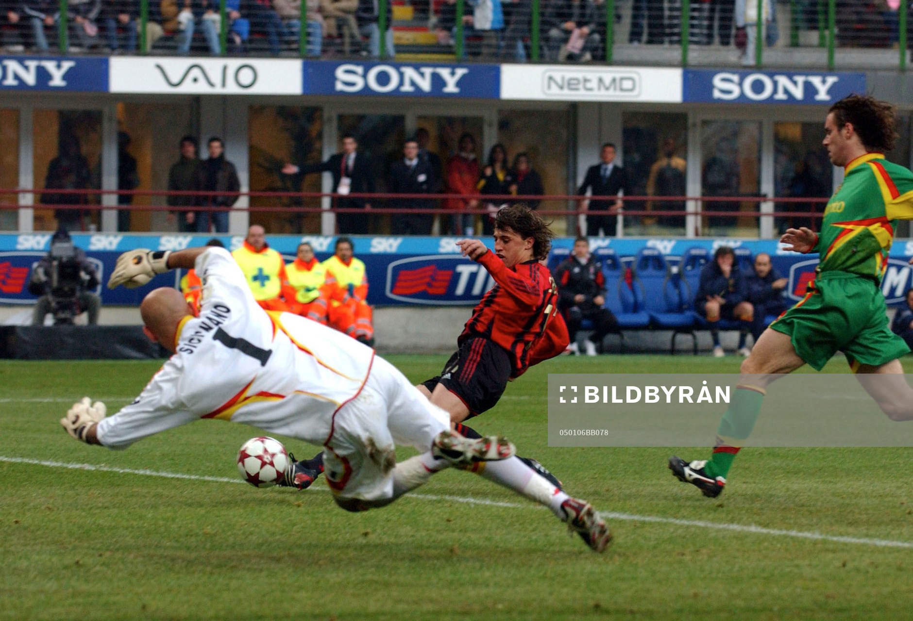 Hernan Crespo, Milan gör ett av sina tre mål, hattrick