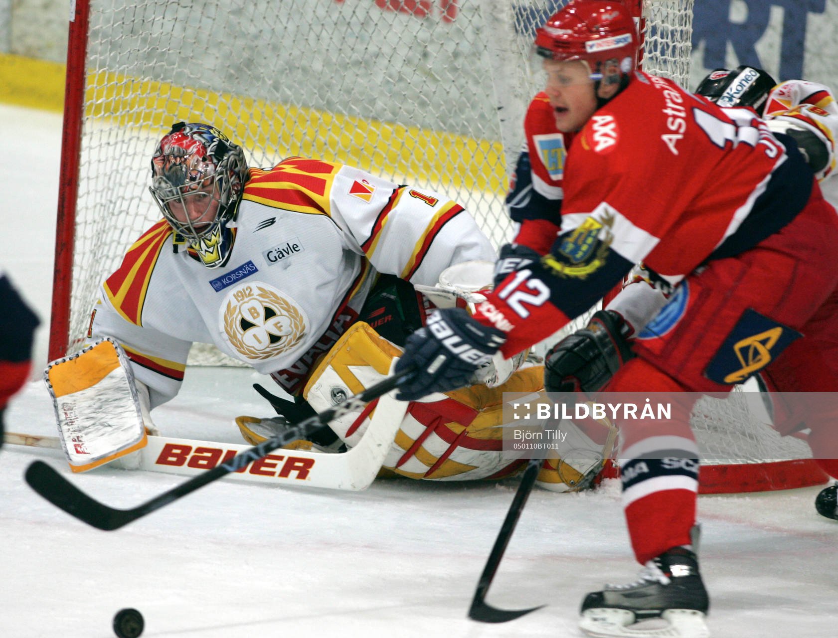 Johan Holmqvist, målvakt, Brynäs och Olli Jokinen,