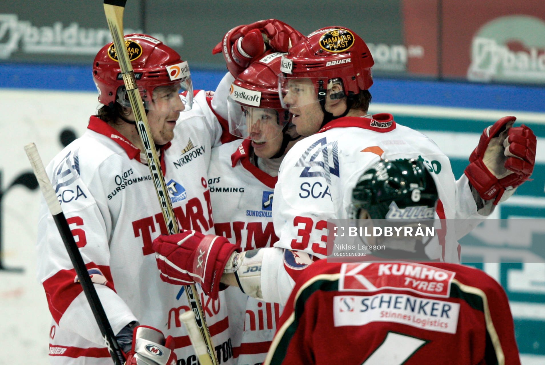 Robert Carlsson, Timrå grattas av Fredrik Modin och Sanny