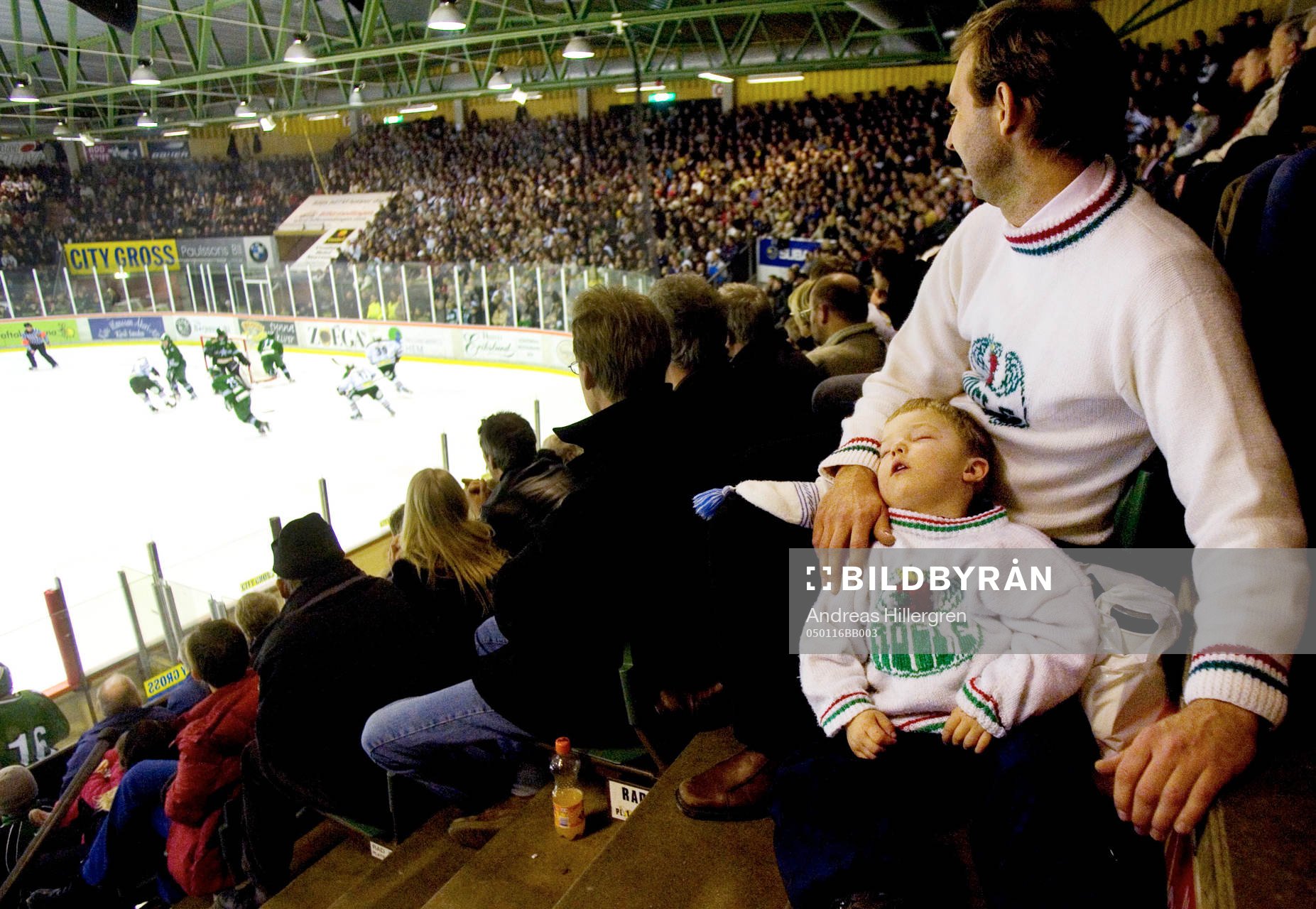 Sömnig match? Det tyckte i alla fall Ronny Olaussons son
